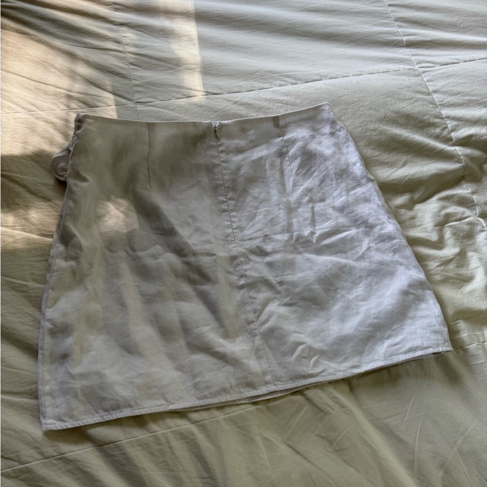 Elegant WhiteWomen's Skirt